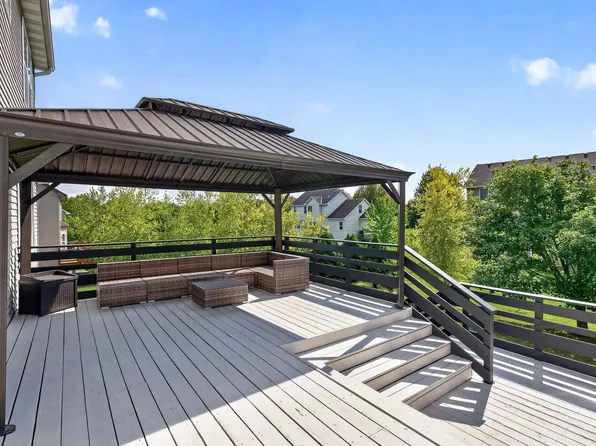9465 Glacier Rd, Saint Bonifacius, MN 55375