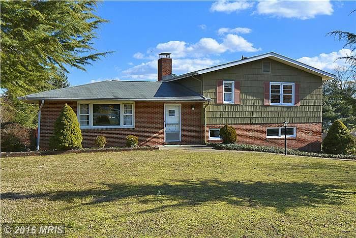 1st image of 805 Crest Hill Dr