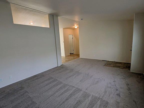 4th image of 10511 5th Ave E