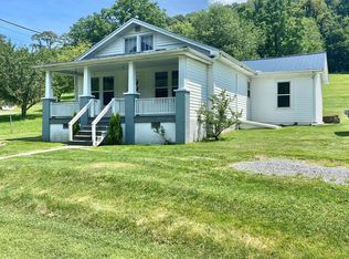 204 Creasey Rd, Bluefield, VA 24605