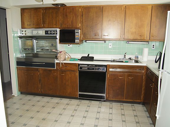 5th image of 710 Montego Dr