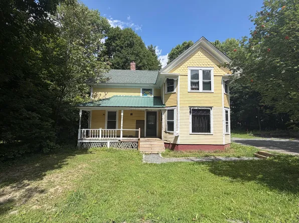 18 Beech Street, Dexter, ME 04930