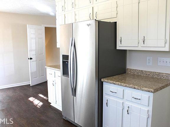 3rd image of 200 Winston Dr