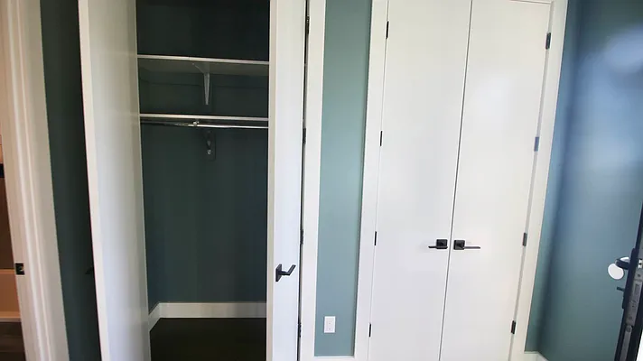 Rented by Delmark Realty LLC | media 44