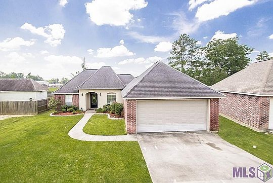 3rd image of 15011 Sherwood Ln