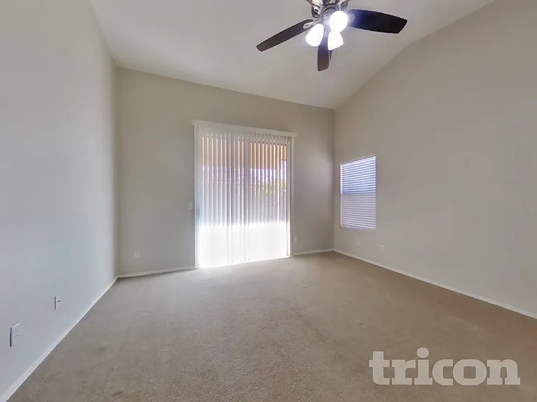 8961 W Kathleen Rd — Photo 6
