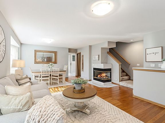 3rd image of 1086 Manchester Cir