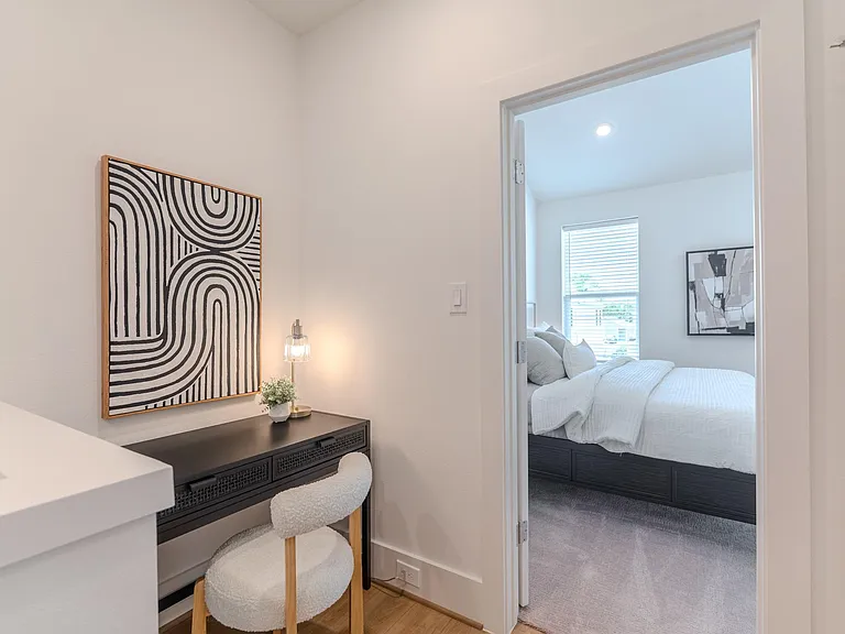 7613 Victory Reserve St — Photo 24