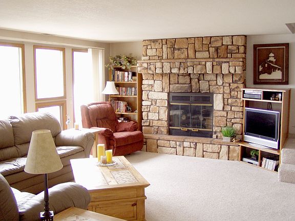 Living Rd fireplace