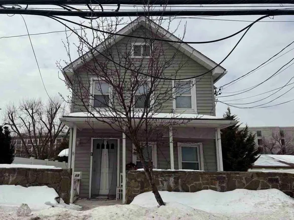 68 N Water St, Greenwich, CT 06830