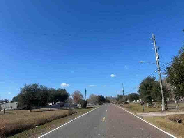 2nd image of 7947 Plummer Rd