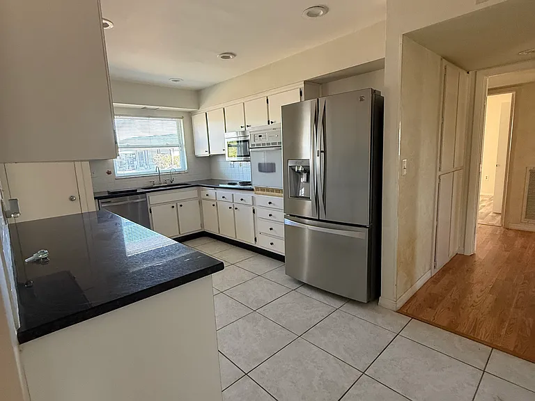 1807 Haverford Ave — Photo 7