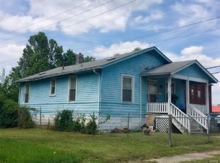 527 N 41st St, East Saint Louis, IL 62205