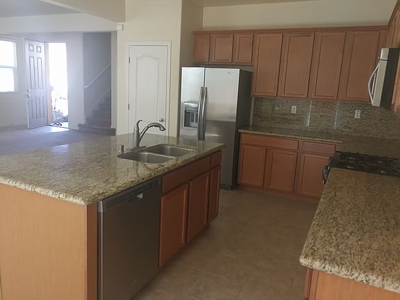 5th image of 334 W Portales Dr