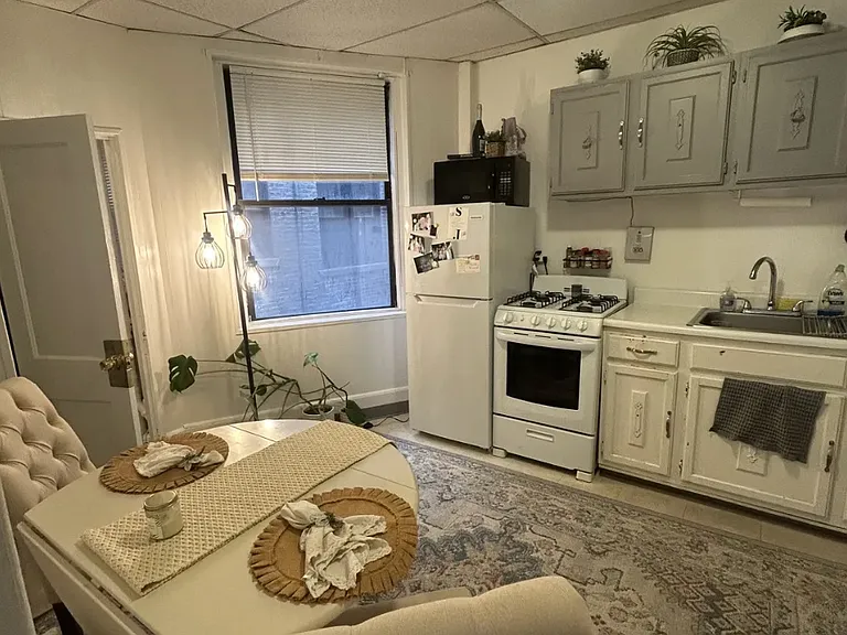9 Myrtle St #4 — Photo 1