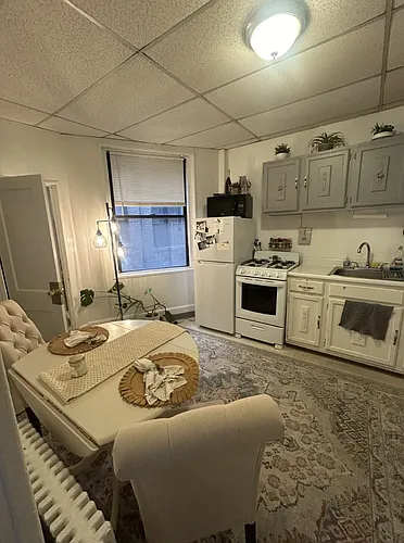 9 Myrtle St #4 Photo 1