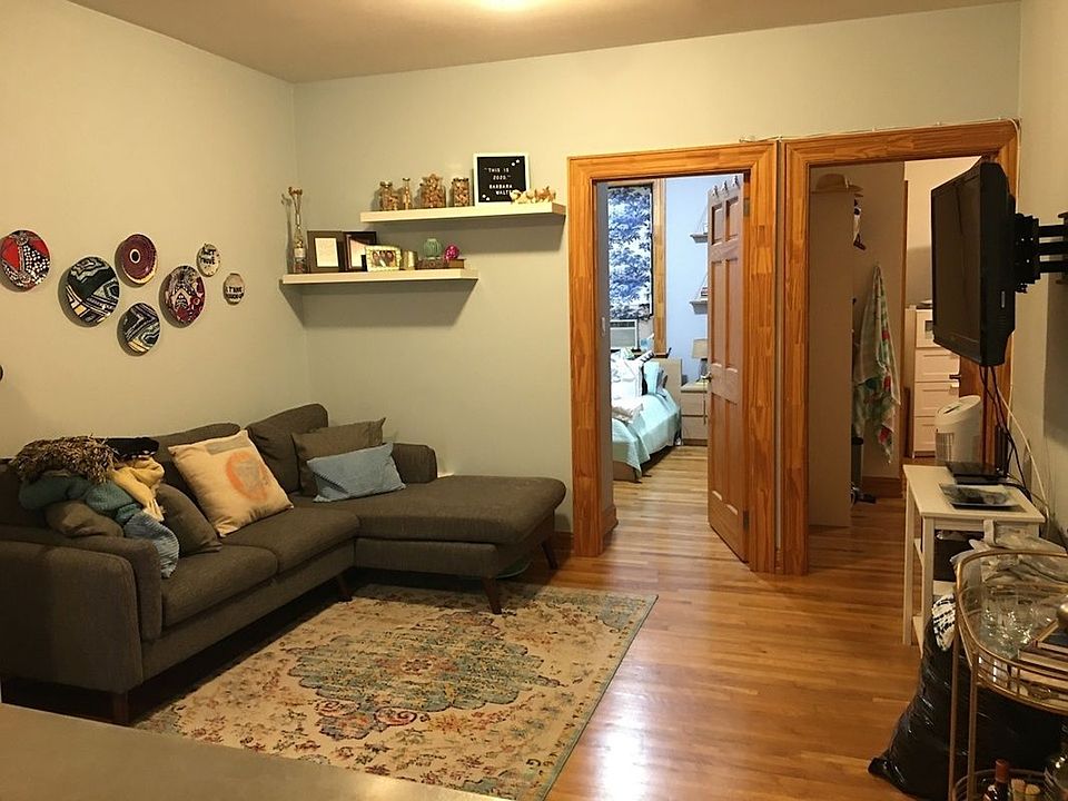 1st image of 315 E Houston St APT 4