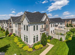 25052 Avonlea Dr, Chantilly, VA 20152