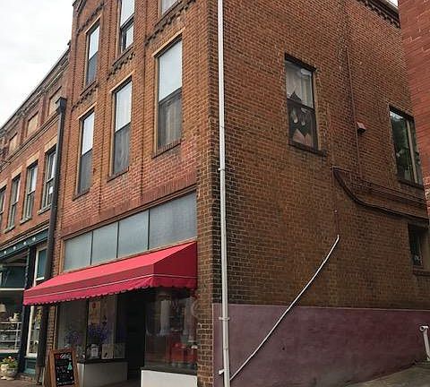2nd image of 117 E Main St APT 301