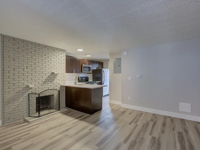 137 S Penn — Photo 34