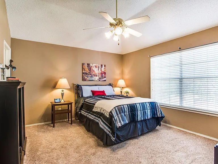 6302 Autumnwood Dr — Photo 7