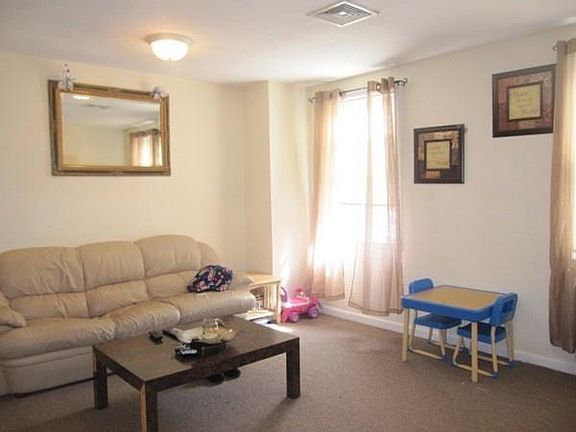 2nd image of 30 Copeland St APT 6