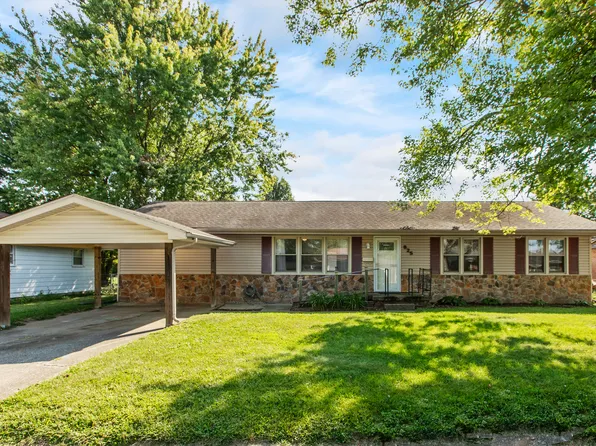 825 Maplewood Dr, Seymour, IN 47274