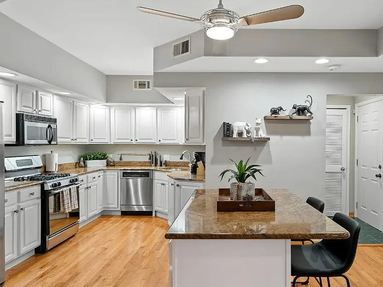 1450 W Webster Ave #2 — Photo 7