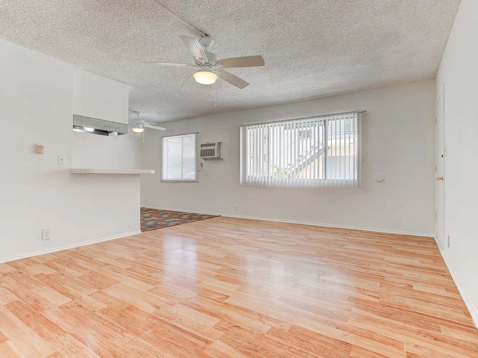 2 bed, 860 sqft, $2,350 — Photo 3