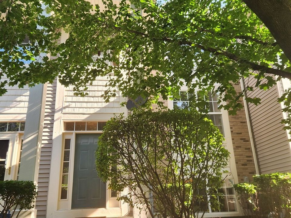 1st image of 830 Summit Creek Dr #0