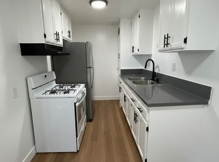 10111 State St APT D, Lynwood, CA 90262