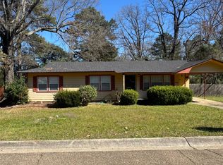 1122 Chestnut St, Magnolia, AR 71753