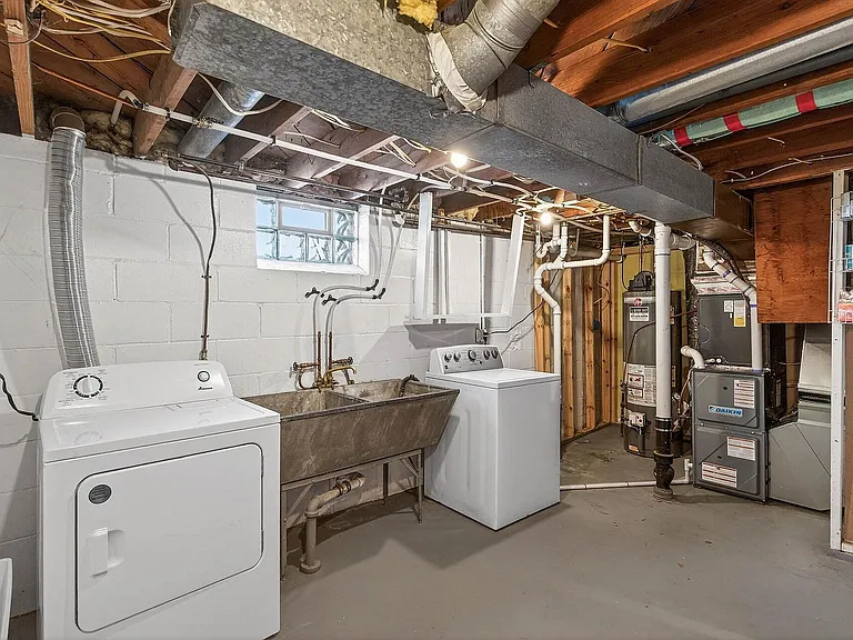 2199 Oakwood Dr — Photo 27