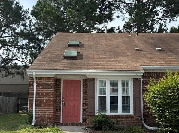 416 Hollomon Dr, Hampton, VA 23666