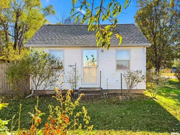 12952 Carter Rd, Pekin, IL 61554