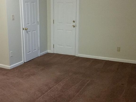 3rd image of 5448 Florence Ave #1
