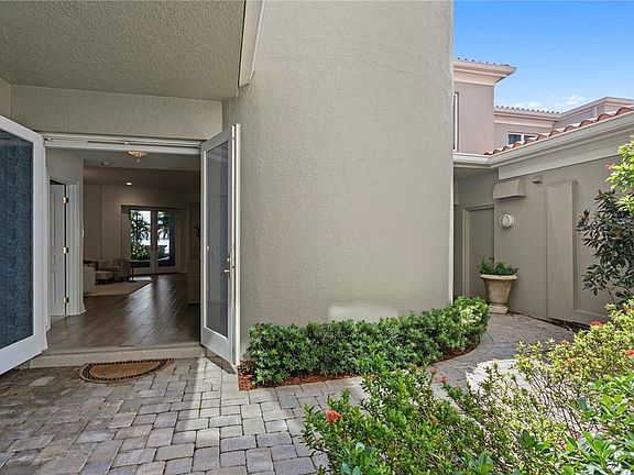 5th image of 3507 BAYSHORE BOULEVARD #102
