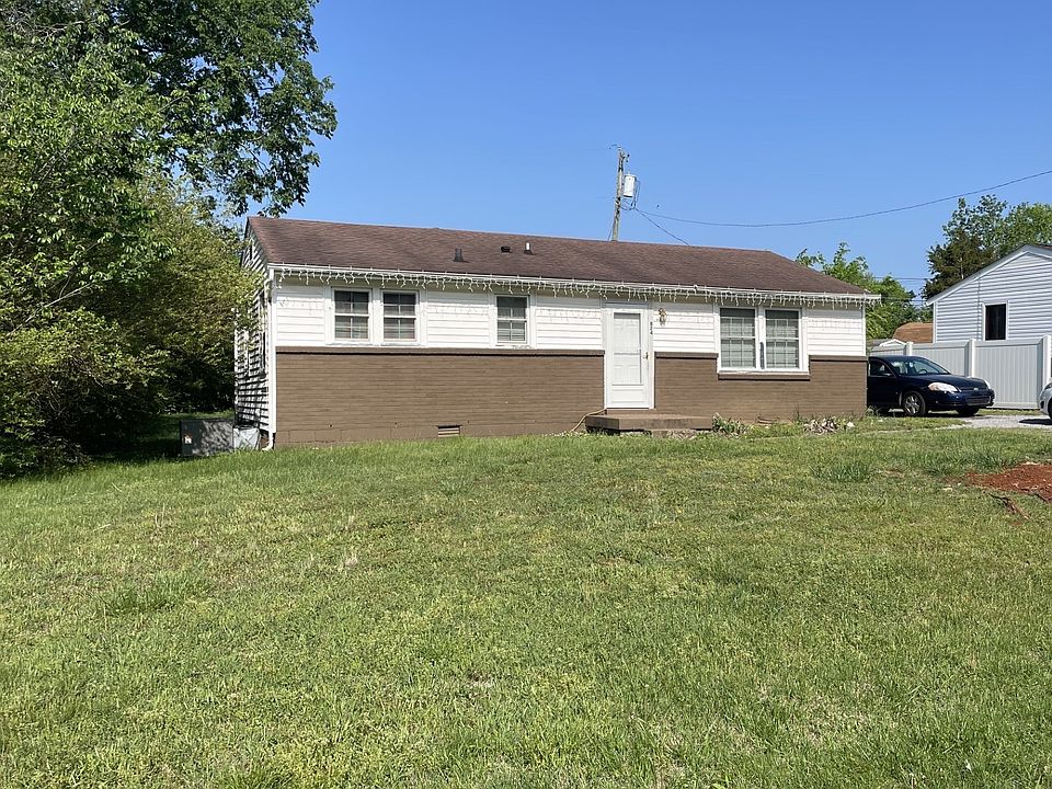 1st image of 824 Country Club Dr