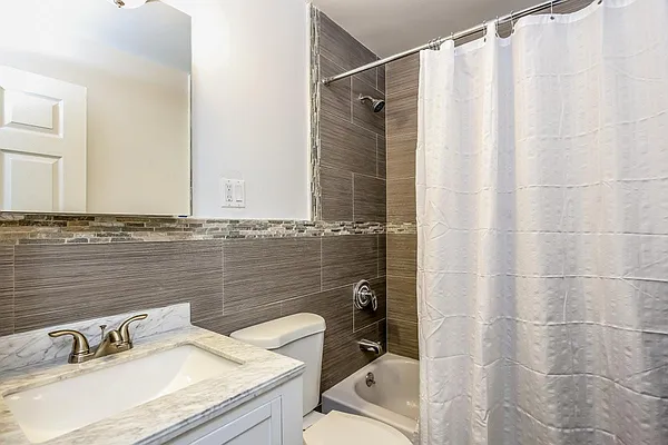 Rented by Blue Egg Realty Corp | media 17