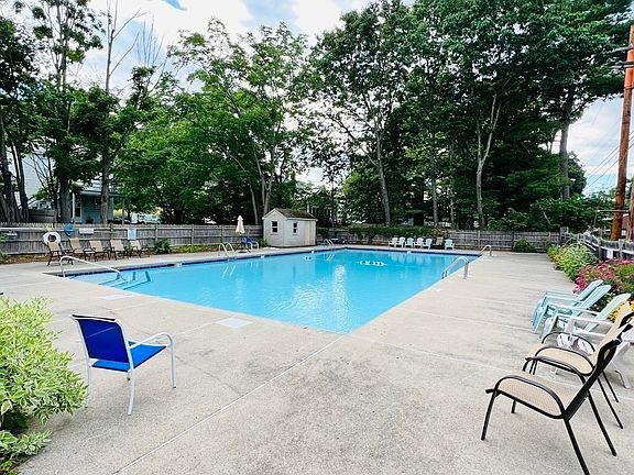 3rd image of 155 Bishop Dr Unit 155