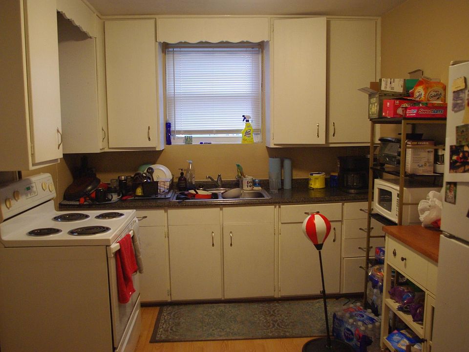1st image of 201 W North St