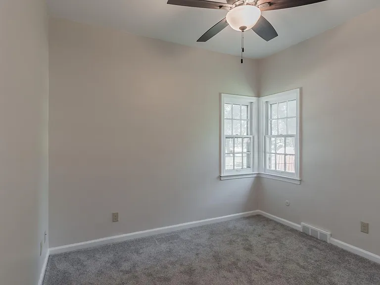 5620 Adams St — Photo 14