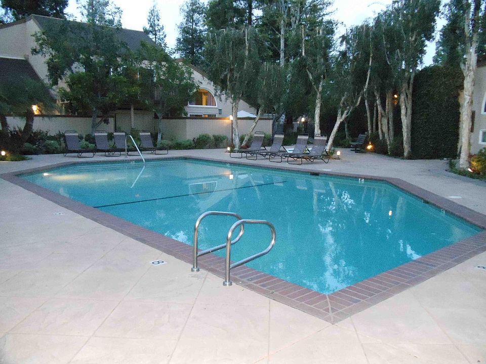 1st image of 22330 Victory Blvd APT 305