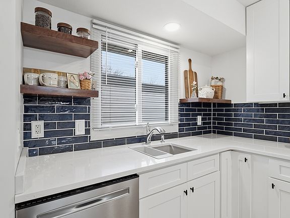 4th image of 2152 Southwood Pl