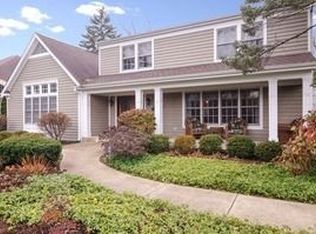 930 N Forrest Ave, Arlington Heights, IL 60004
