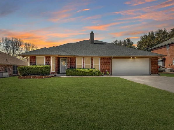 3657 Village Green Dr, Grand Prairie, TX 75052