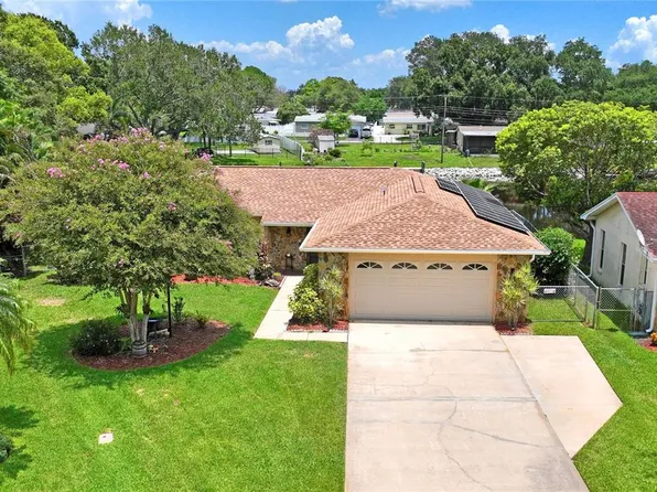 10681 Seminole Forest St E, Seminole, FL 33778