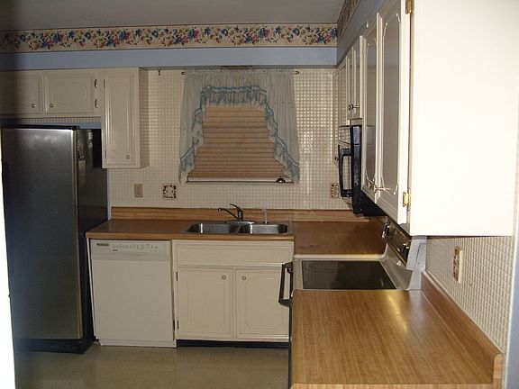 5th image of 12039 Trampe Heights Ln