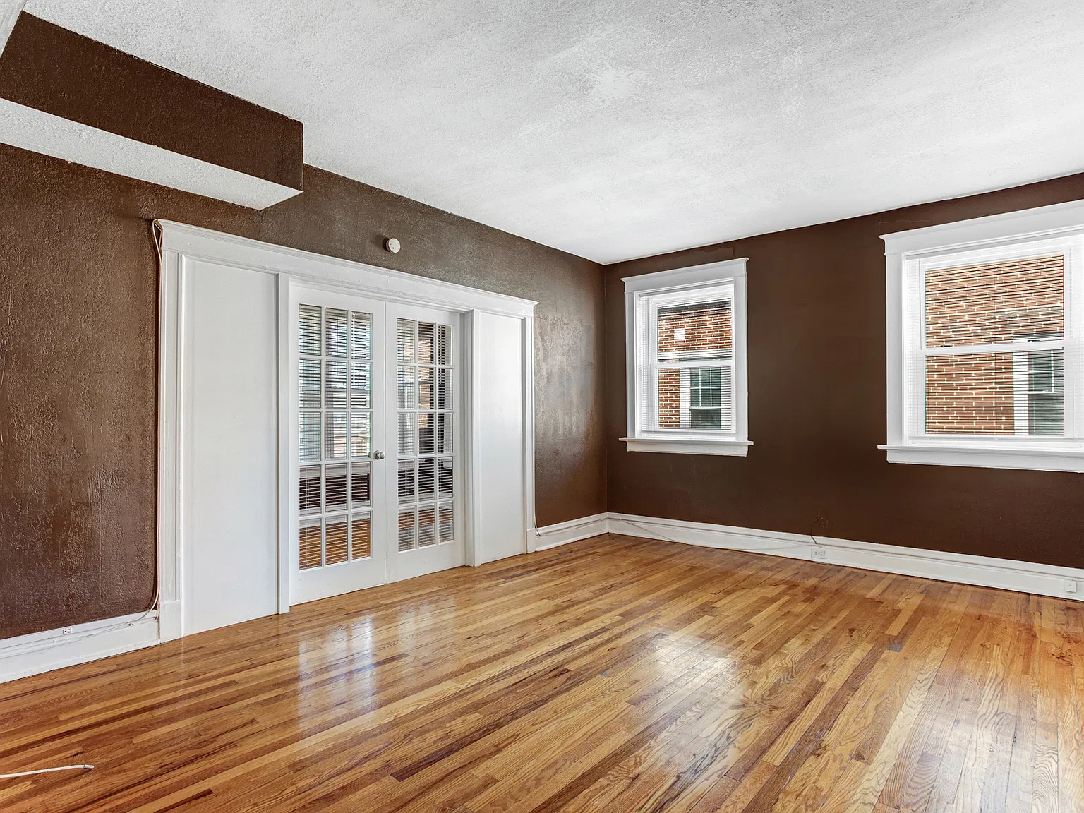 3 bed, $2,000 — Photo 4