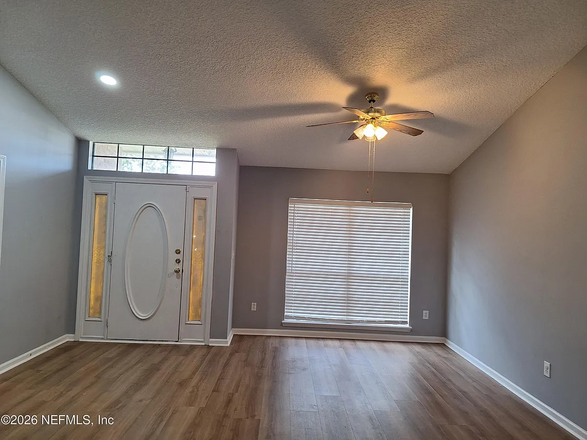 Building Photo - 513 White Jasmine Way